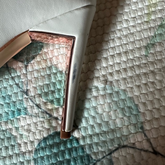 White Pumps by Jenn Ardor - Picture 5 of 6